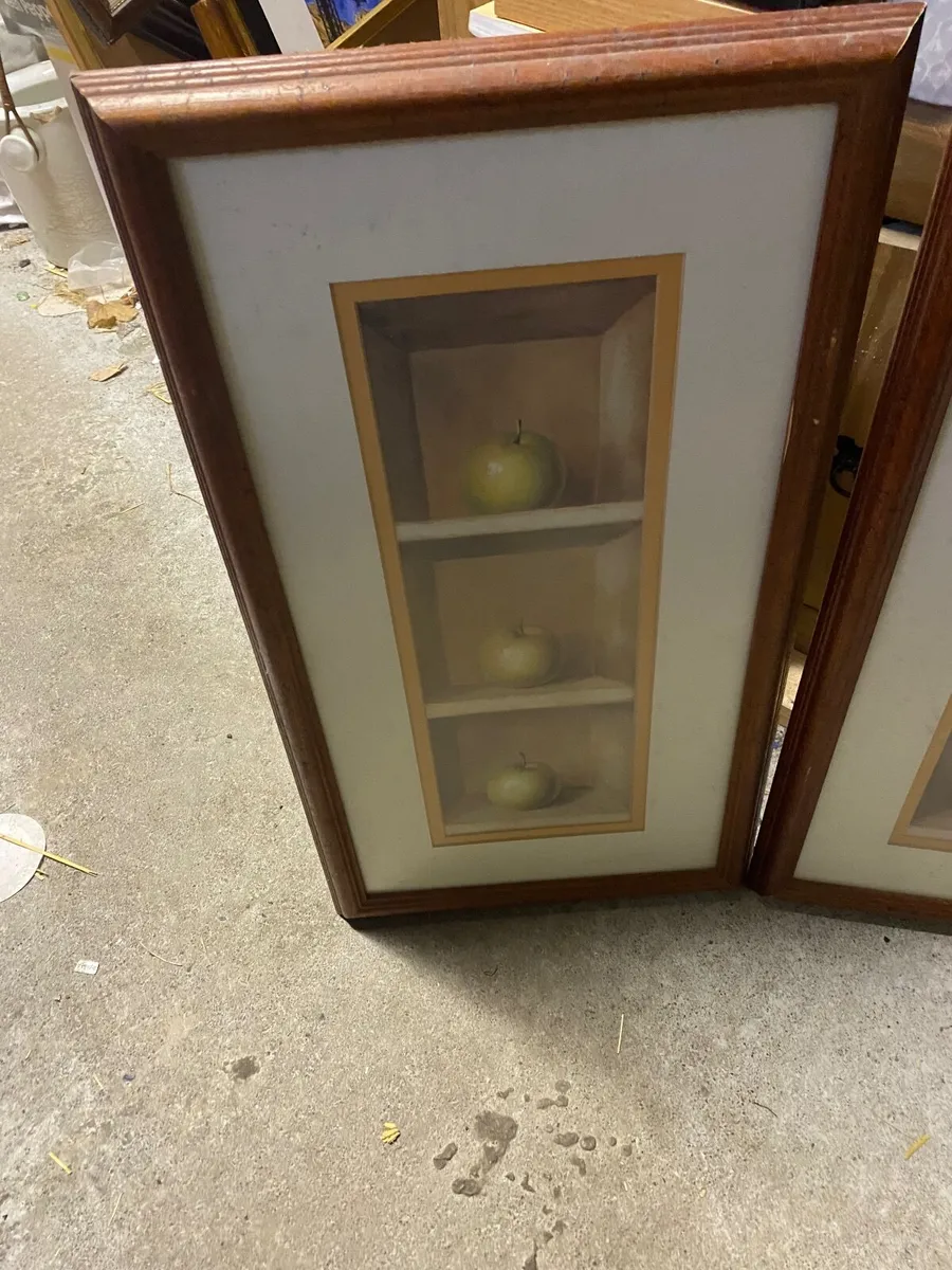 Pair of pictures - Image 2