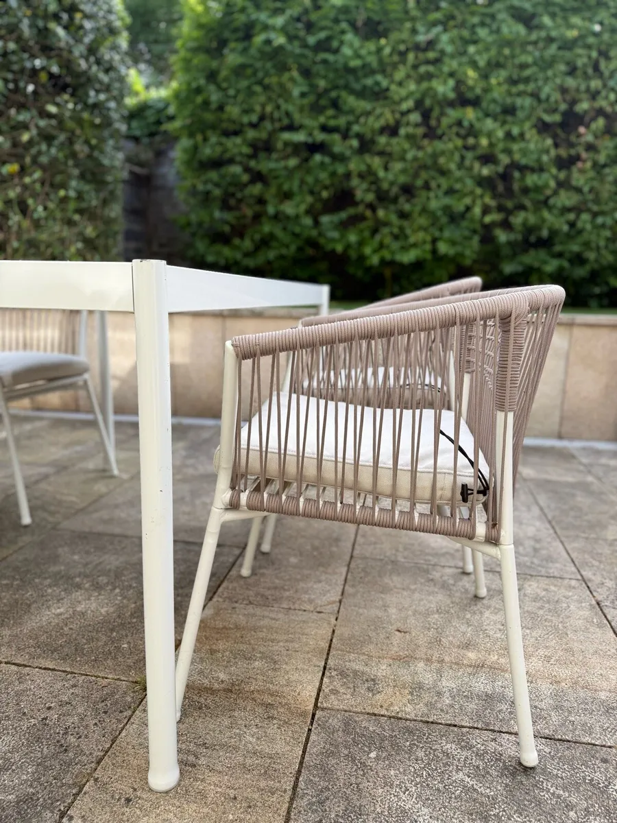 IKEA garden table + 4 chairs - Image 4