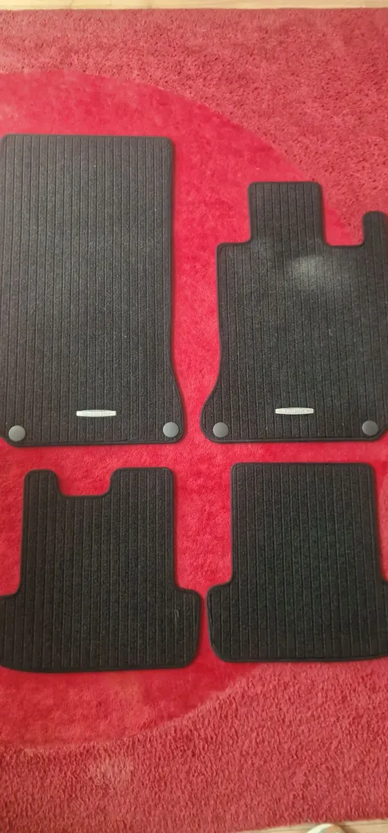 Mercedes E Class 2009-2017 carpet floor mats OEM - Image 1