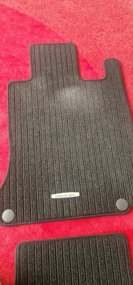 Mercedes E Class 2009-2017 carpet floor mats OEM - Image 3