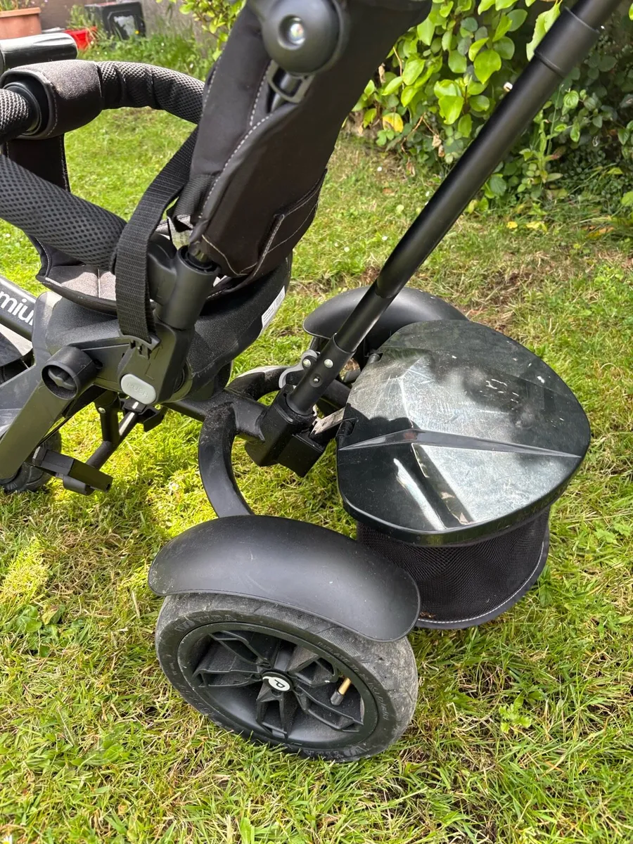 QPlay Premium Tricycle Stroller Black - Image 4