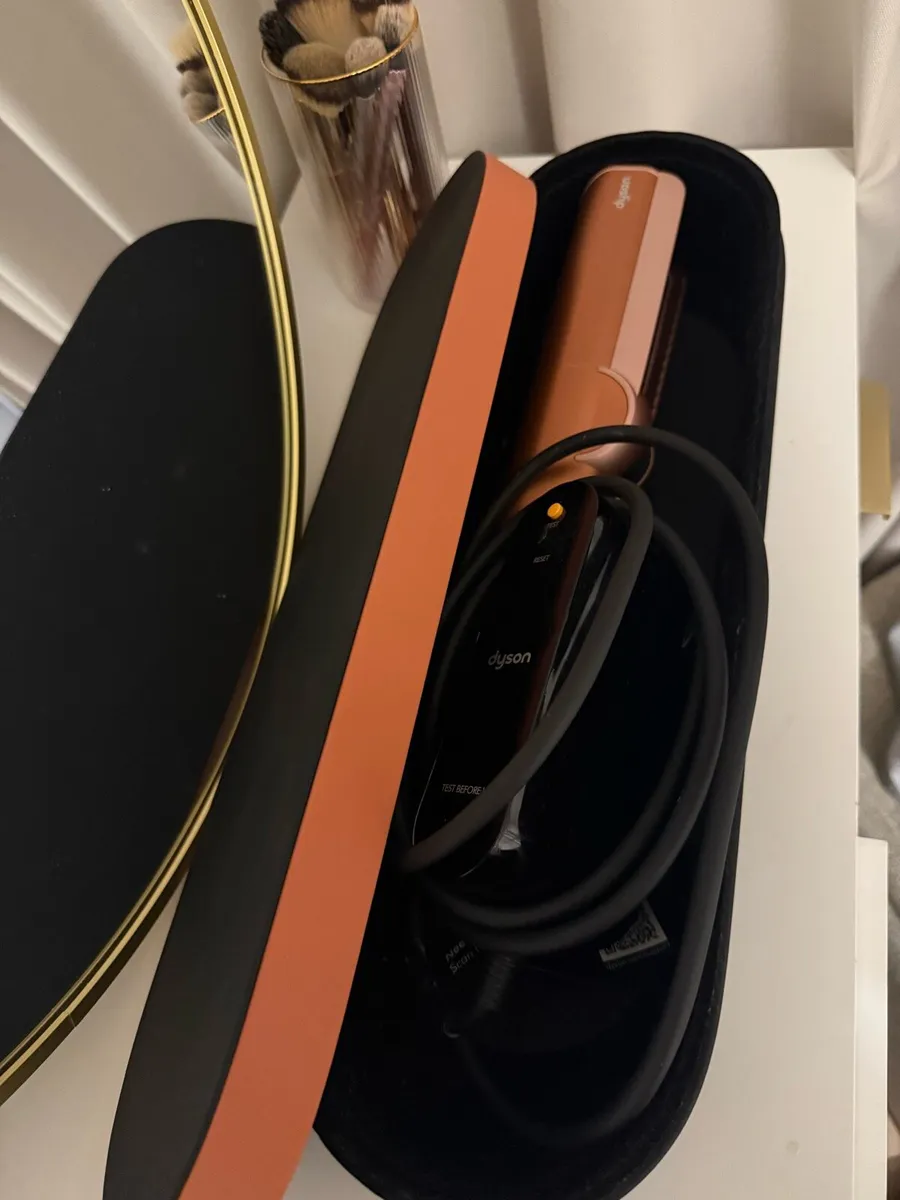 Dyson - Image 1