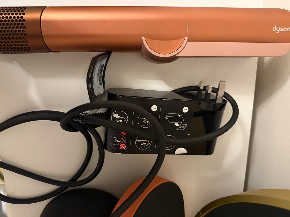 Dyson - Image 2