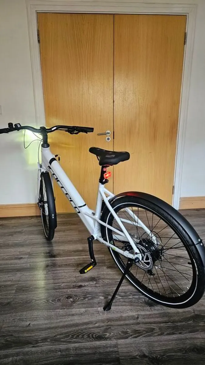 Brand new Carrera Actuate 2 Lowstep Electric Hybrid Bike - Image 2