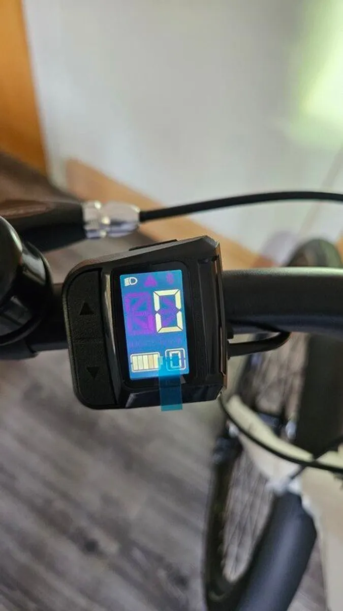 Brand new Carrera Actuate 2 Lowstep Electric Hybrid Bike - Image 4