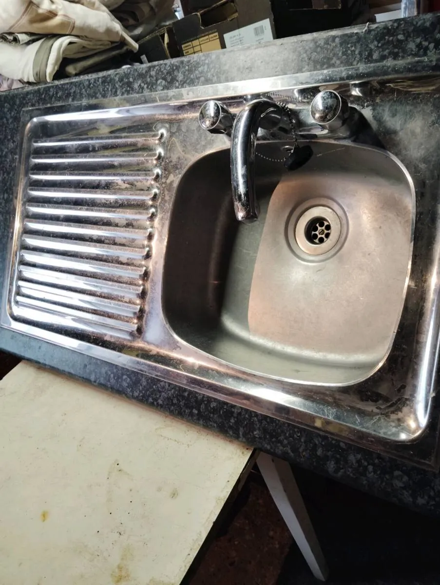 Kitchen Sink. - Image 2