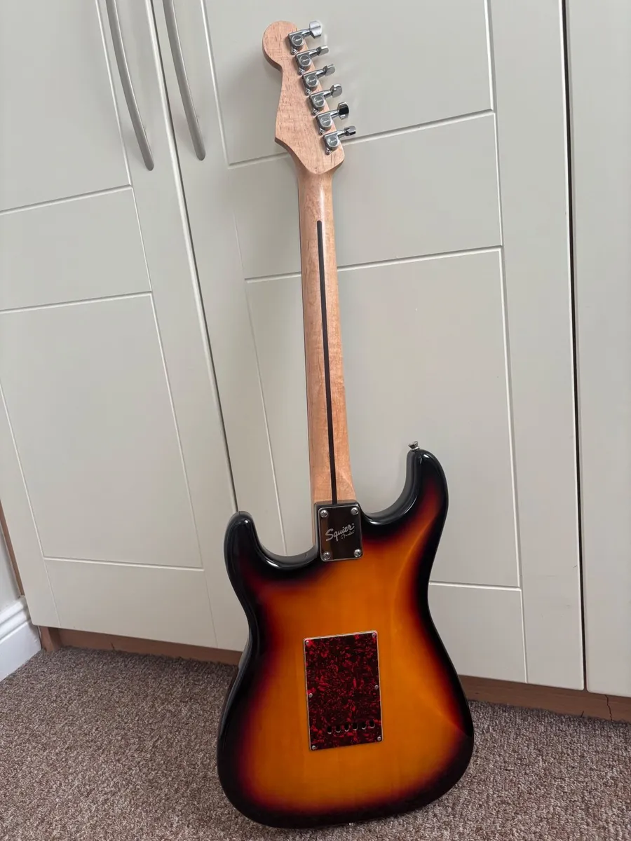 Electric Guitar - Image 3