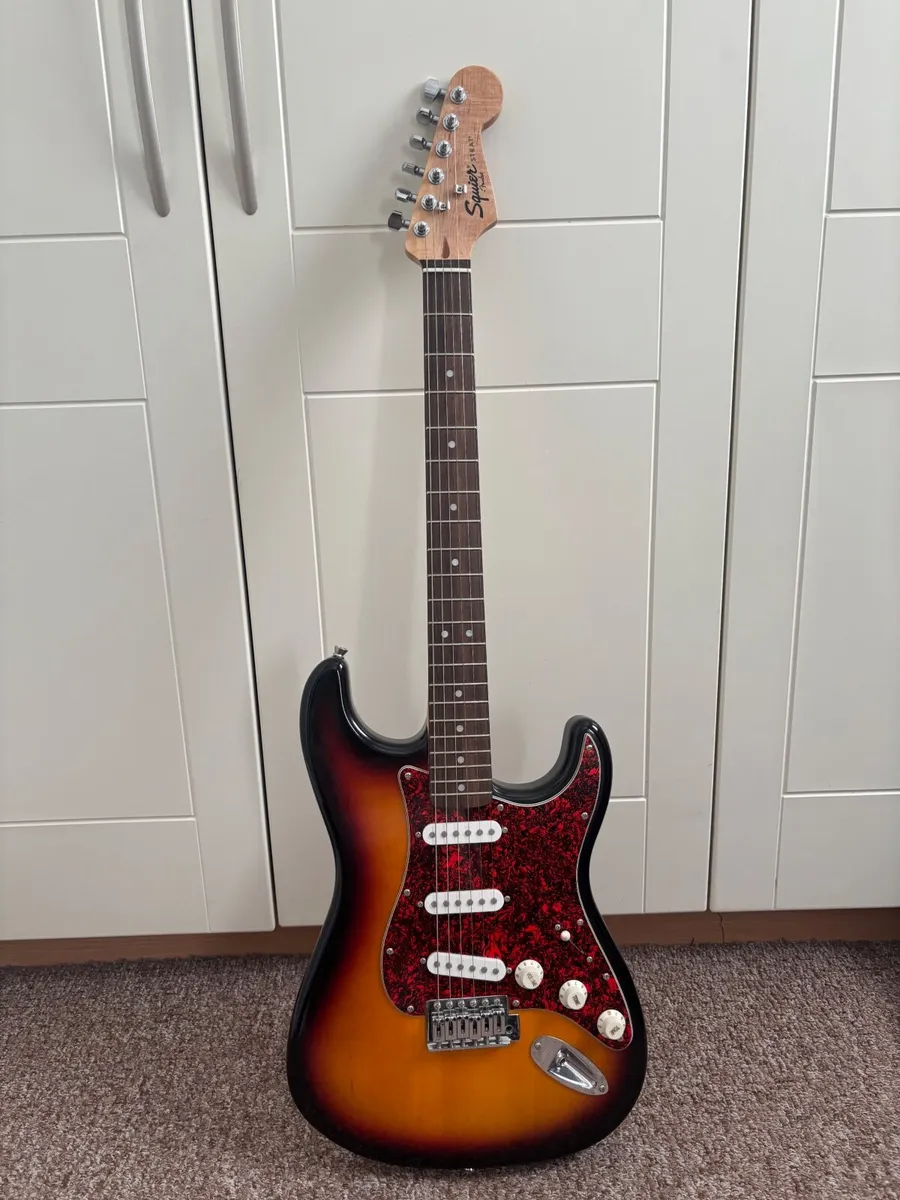 Electric Guitar - Image 1
