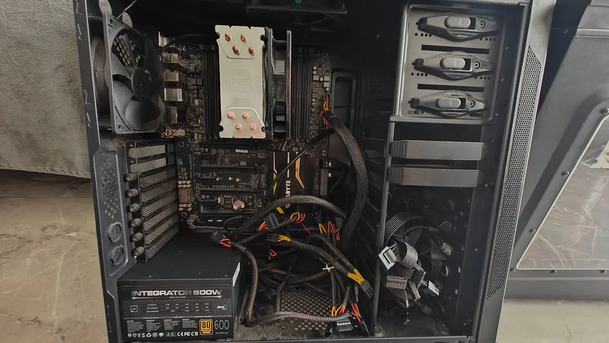 Two gaming PC Stealth boxes(parts) - Image 4