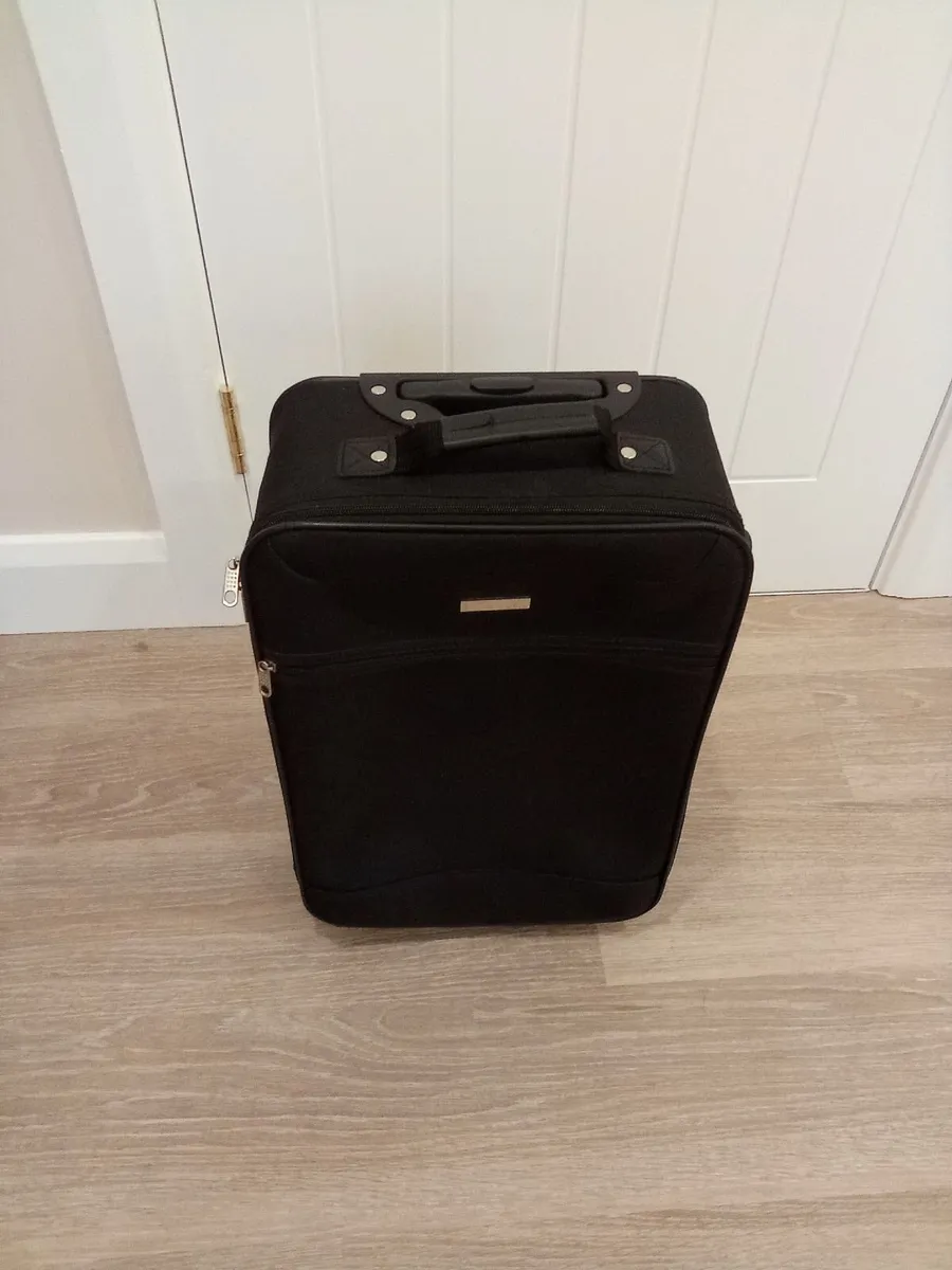 Cabin suitcase - Image 1