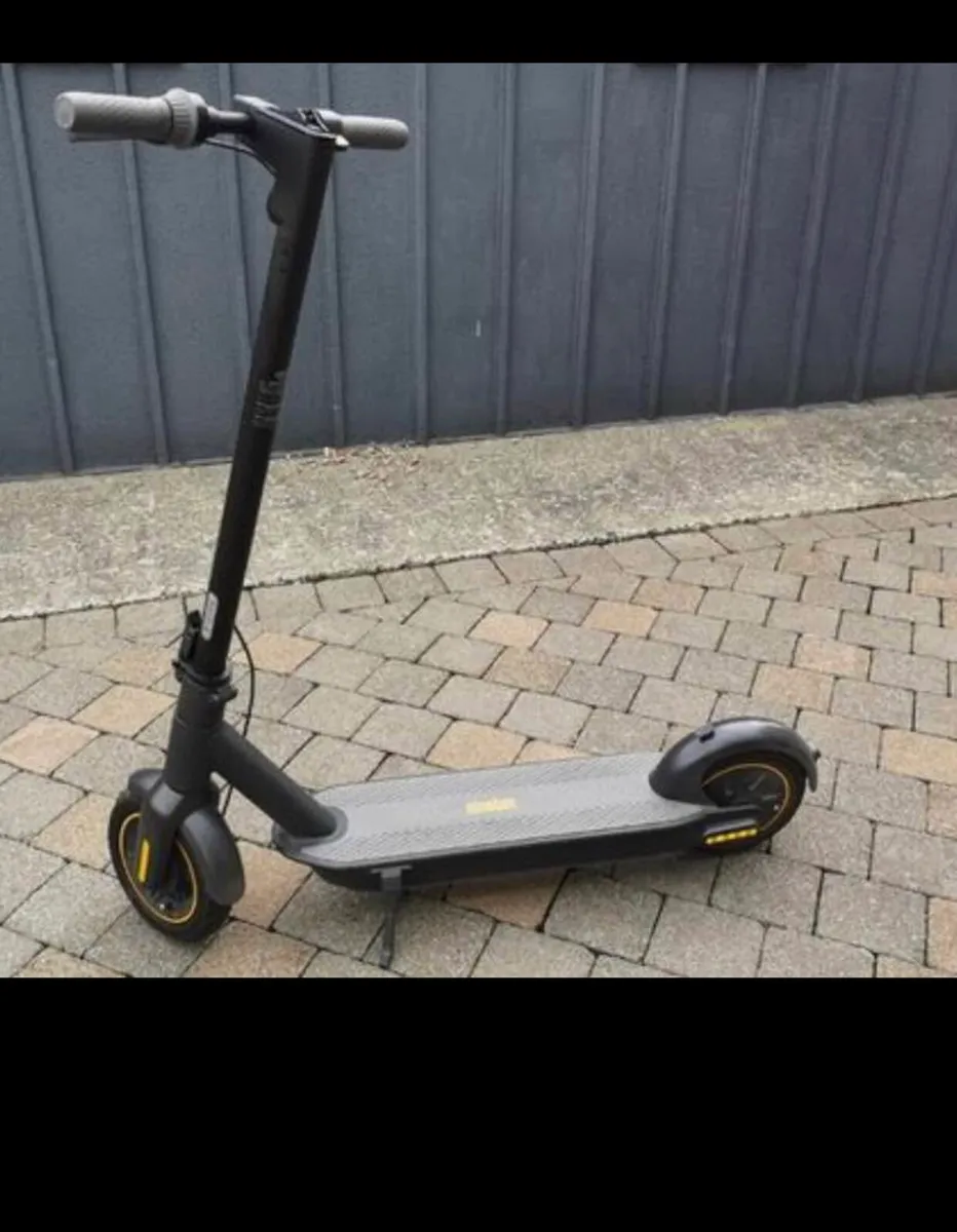 SEGWAY NINEBOT MAX G30 Electric - Image 2