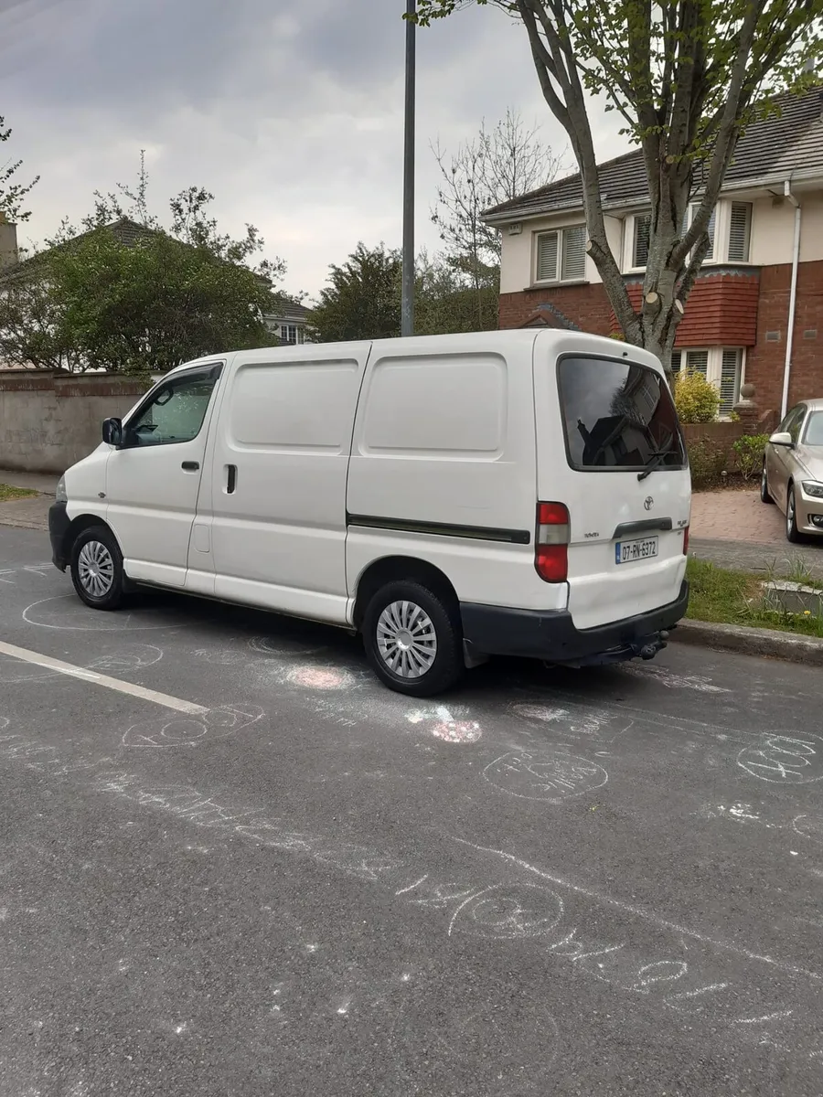 Toyota HiAce 2007  2.5 D-4D.         Clean Van - Image 2