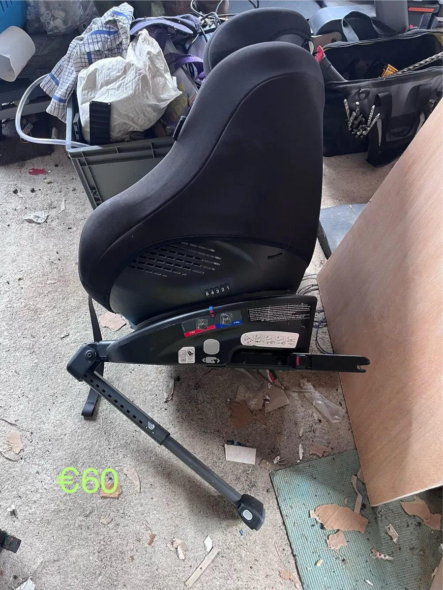 Garage/Shed Clearout CCTV,Baby Car seat,Smart TV - Image 3
