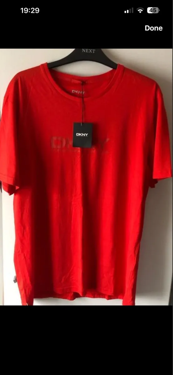 Mens BNWT DNKY teeshirt size L €15 - Image 1