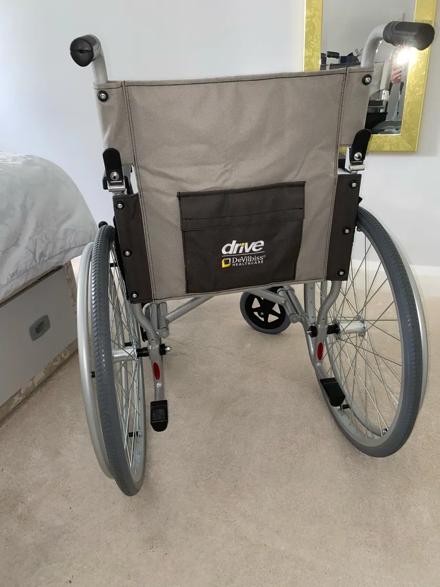 WHEELCHAIR - Image 4