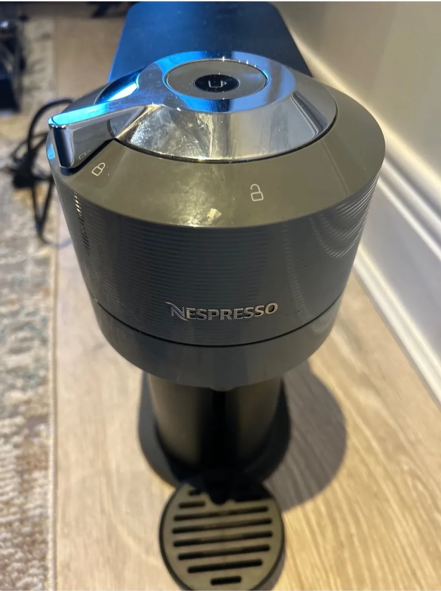 Nespresso coffee maker - Image 1