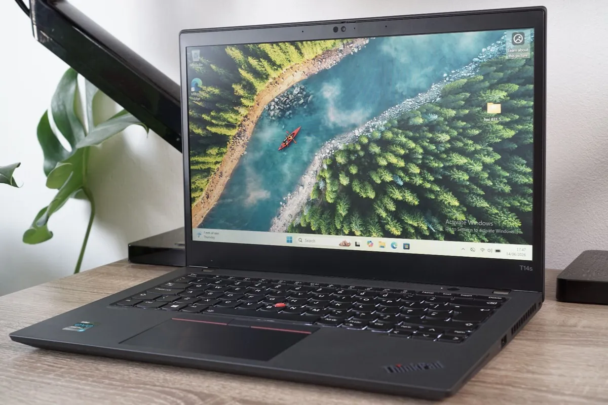 Lenovo ThinkPad T14s Ultrabook | i7-1185G7 | 16GB - Image 1