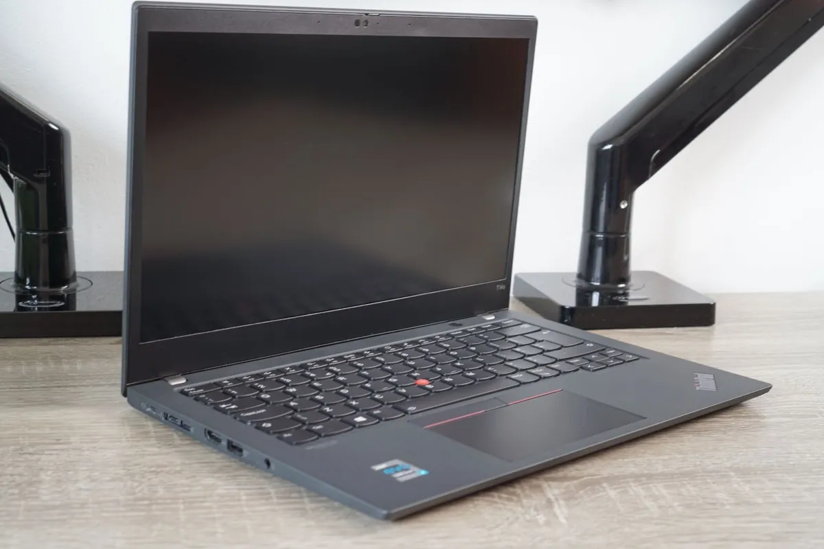 Lenovo ThinkPad T14s Ultrabook | i7-1185G7 | 16GB - Image 4