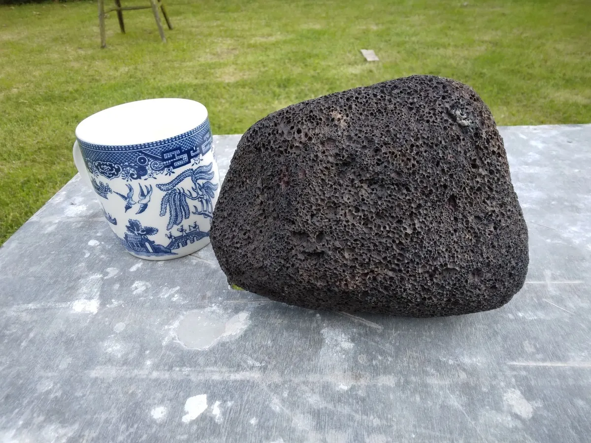Volcanic stone, scoria - Image 2