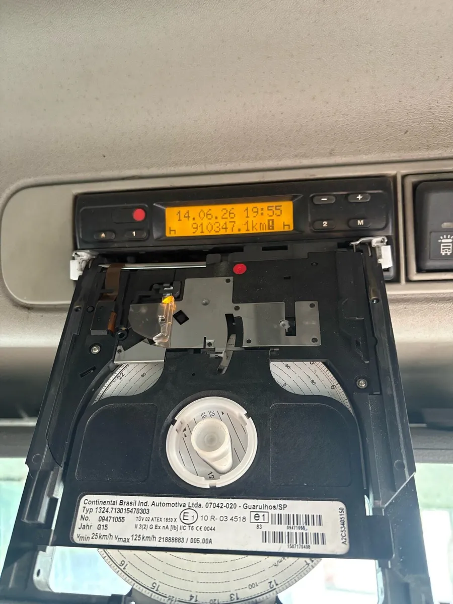 analogue Volvo artic - Image 1