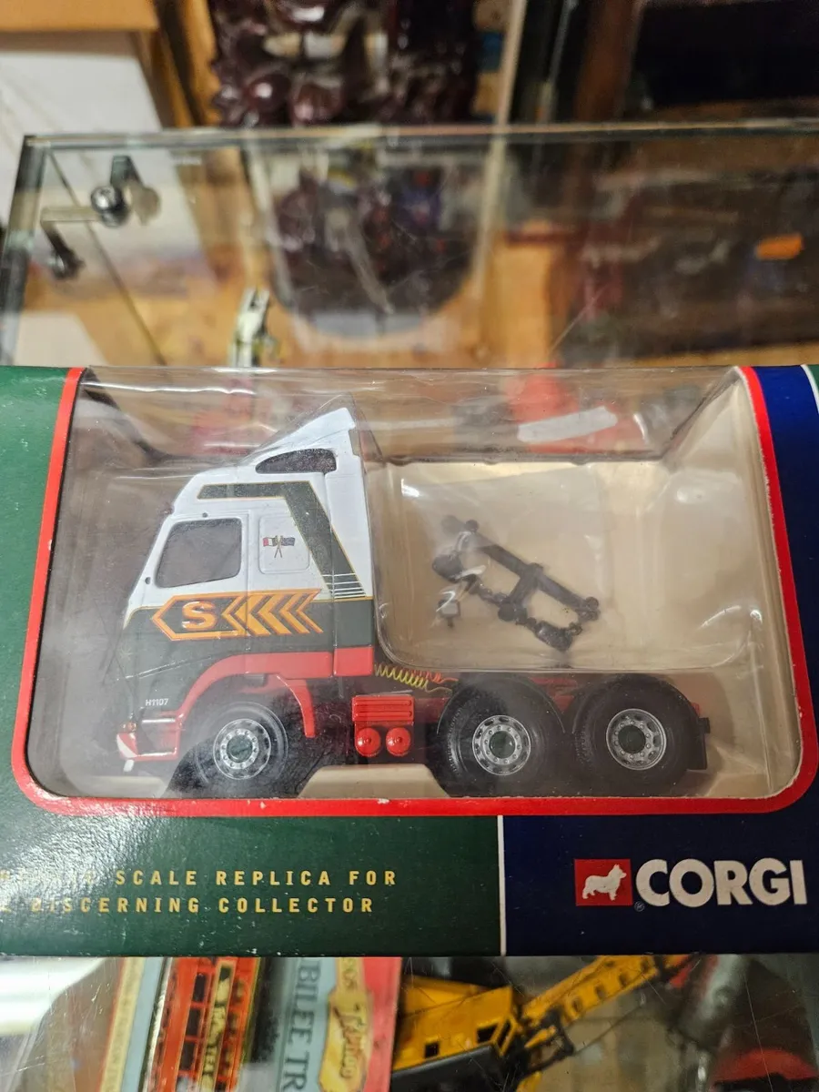 Corgi Volvo Tractor Unit 1.50 Eddie Stobart - Image 2