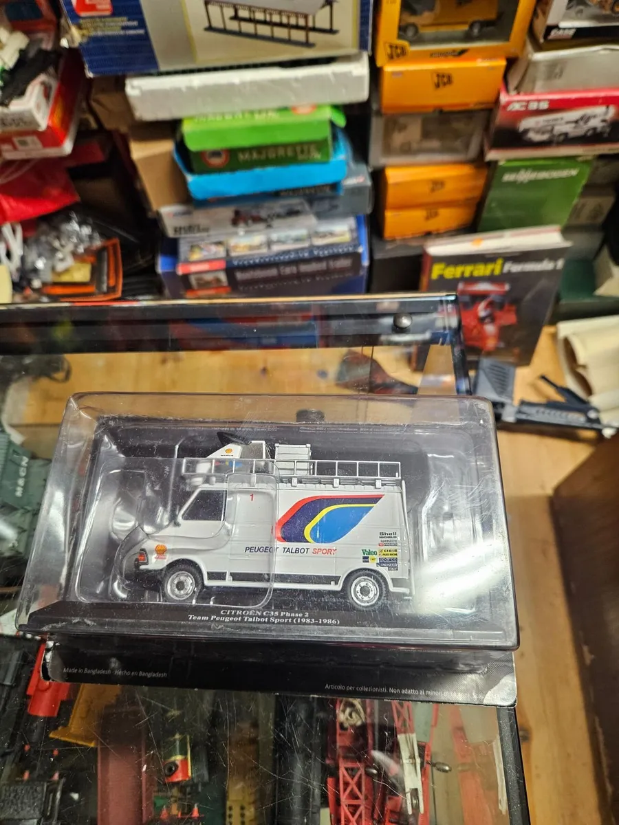 Corgi Atlas Citroën Van Peugeot Sport - Image 1