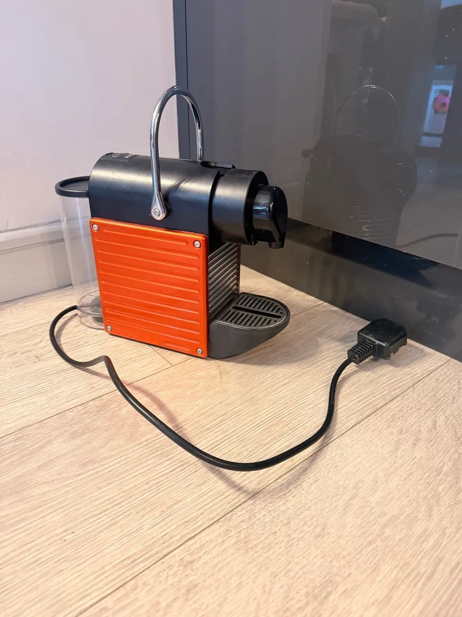 Nespresso coffee pod machine