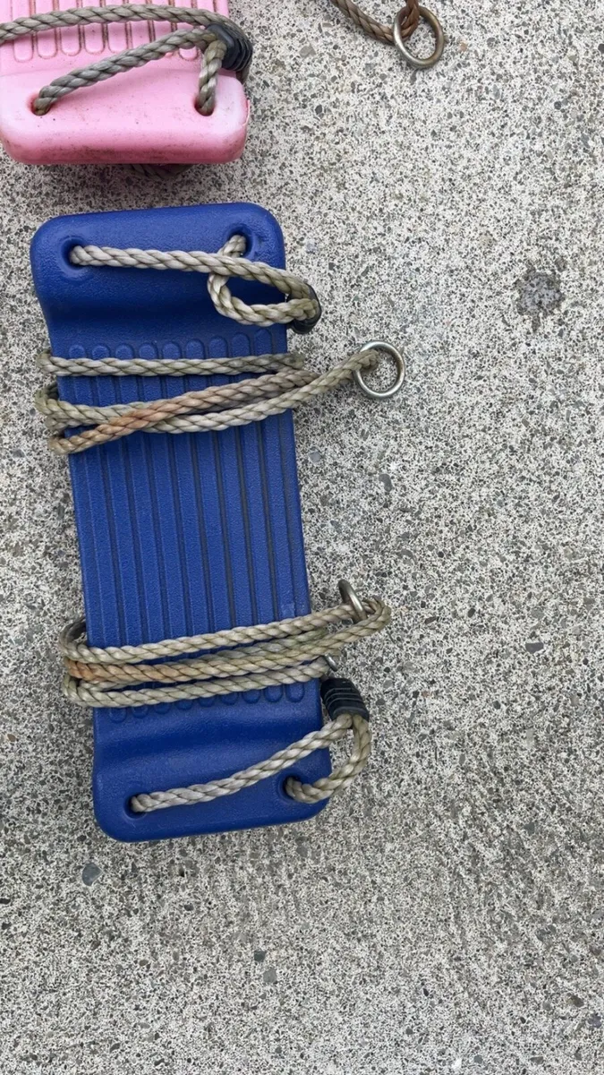 Swing set - Image 2