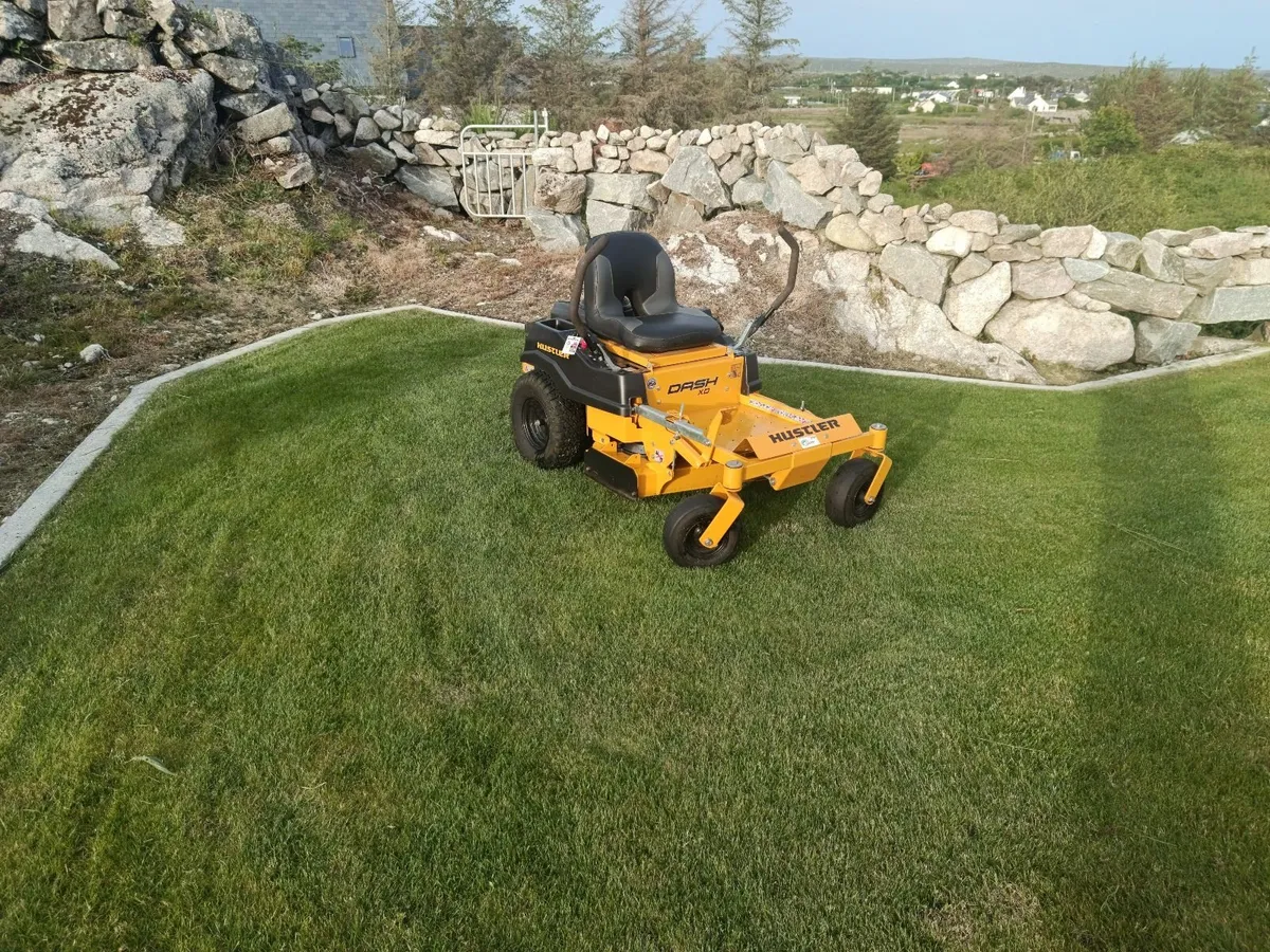 Hustler Dash XD 34" Zero-Turn Mower - Image 2