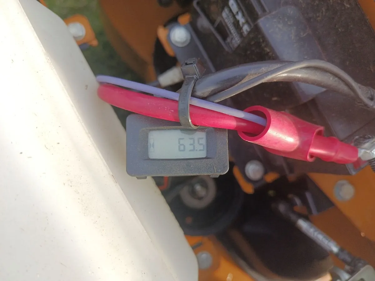 Hustler Dash XD 34" Zero-Turn Mower - Image 4