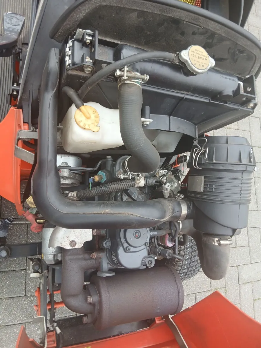 Ride on lawnmower - Image 3