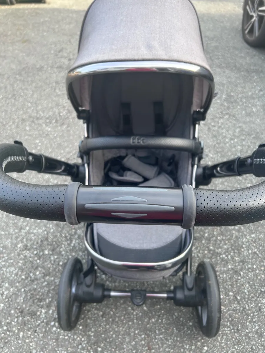 Pram - Image 1