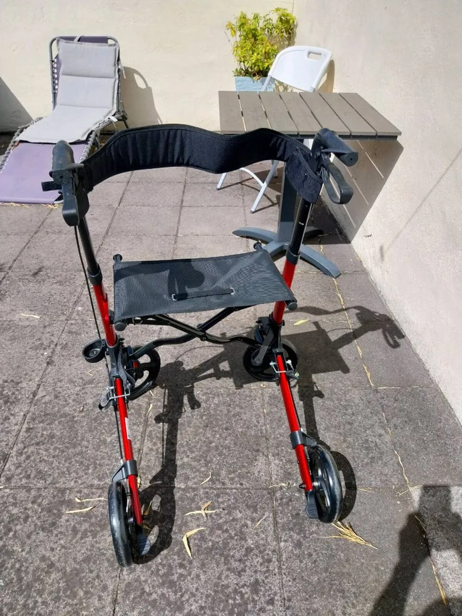 Helavo Lightweight Rollator Walker with Seat - Image 4