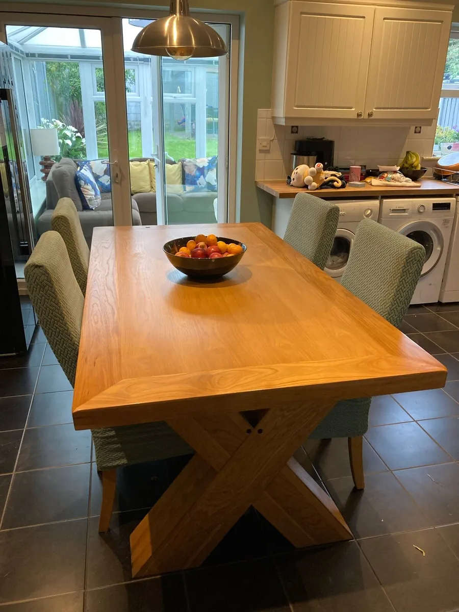Dining table - Image 1
