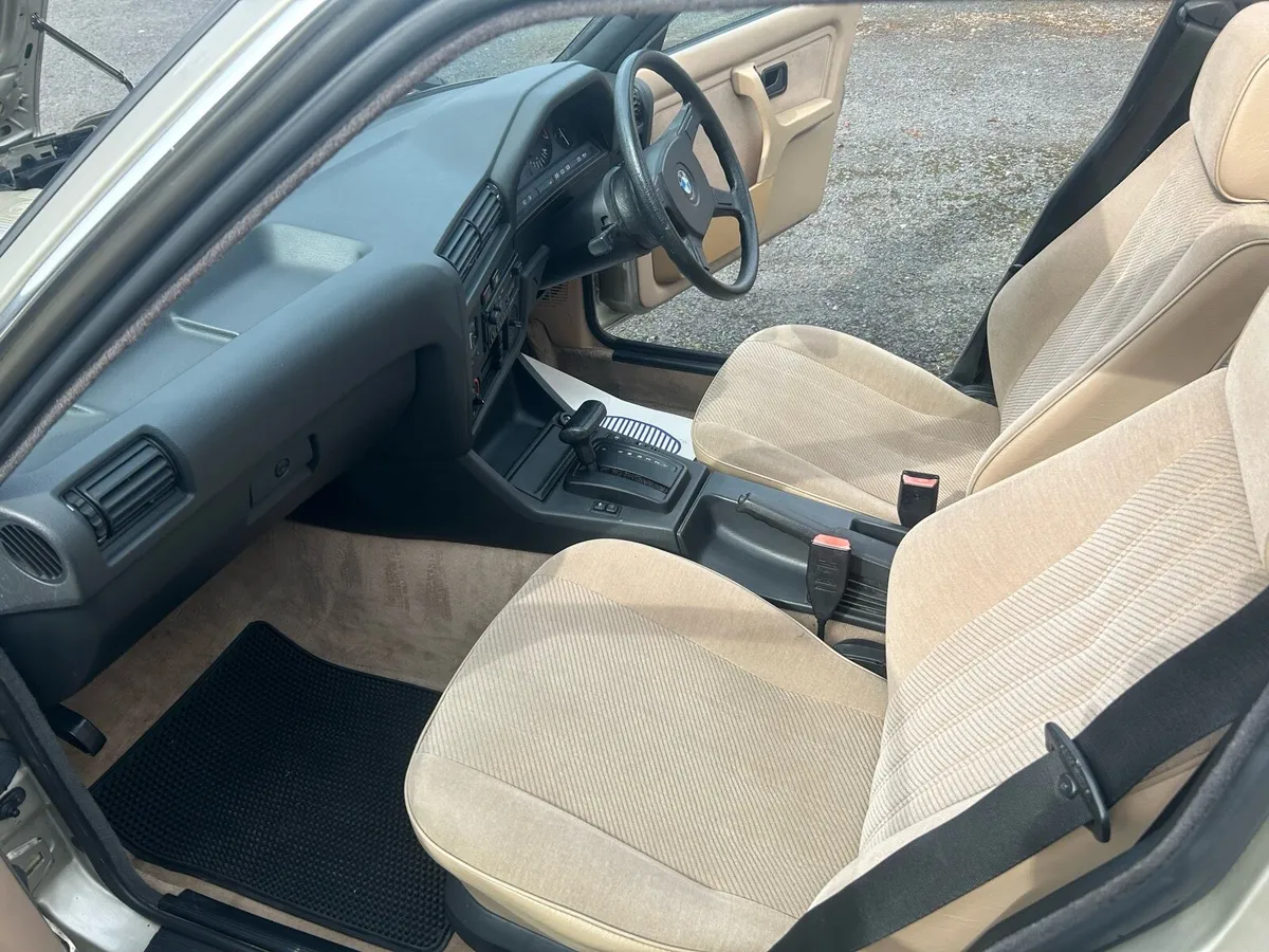 BMW E30. 325I - Image 3