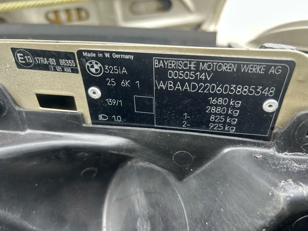 BMW E30. 325I - Image 4