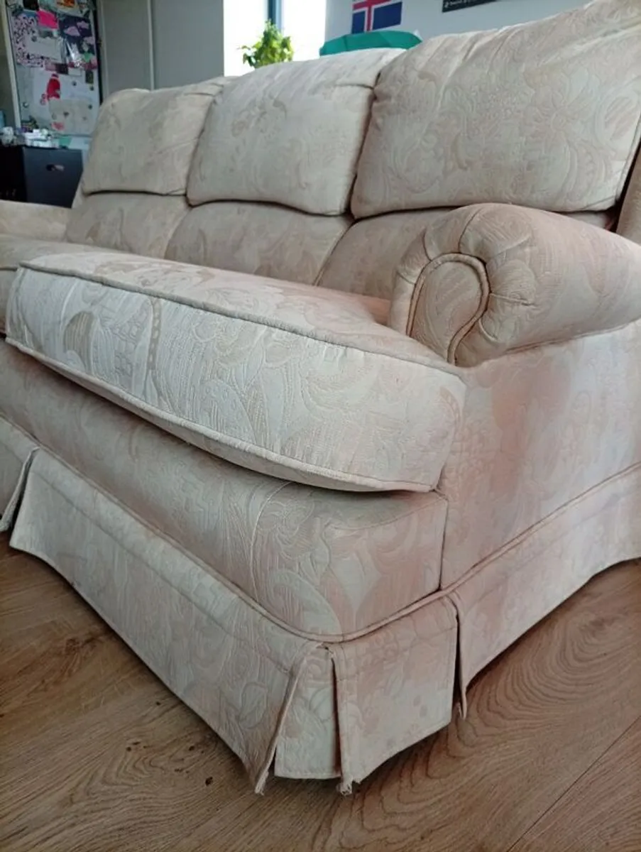 Damask Vintage 90's 3 Seater recliner sofa - Image 1