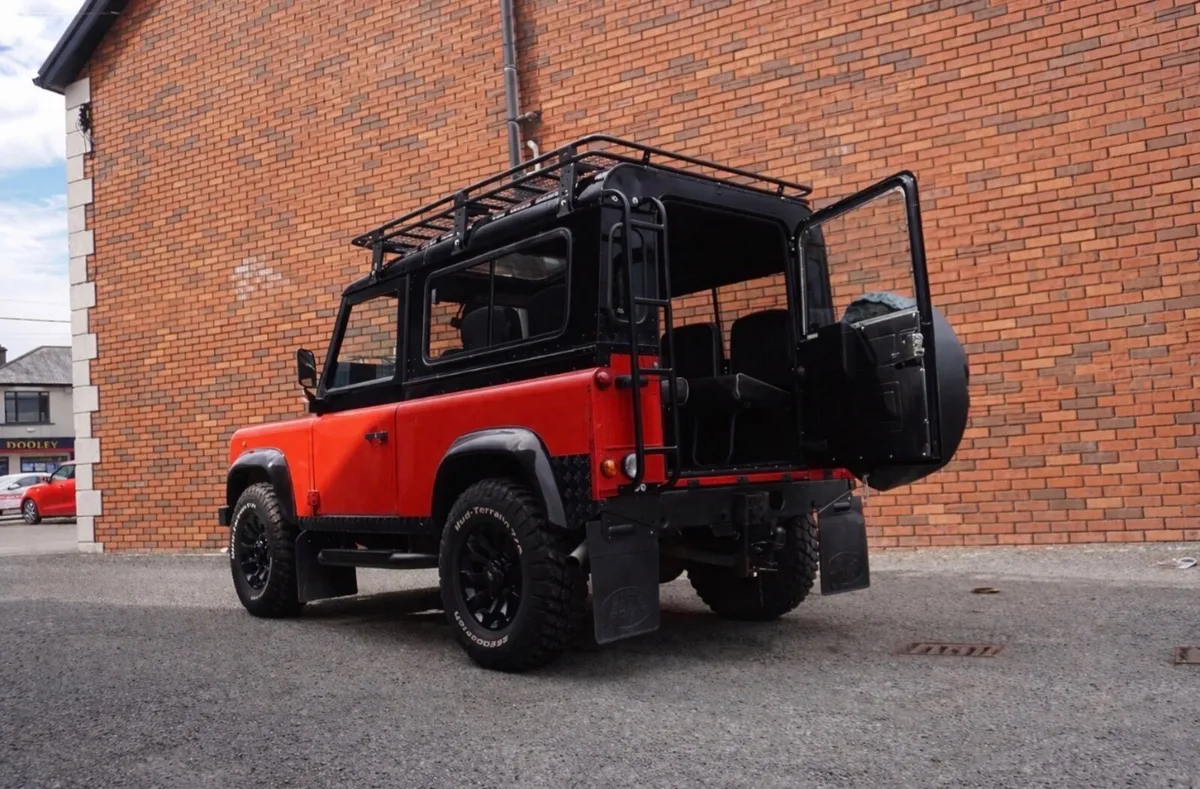 Landrover Defender - Image 3