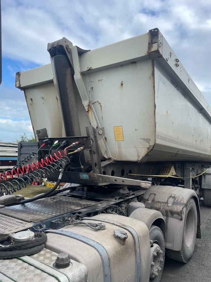 Schmitz tipping trailer - Image 4