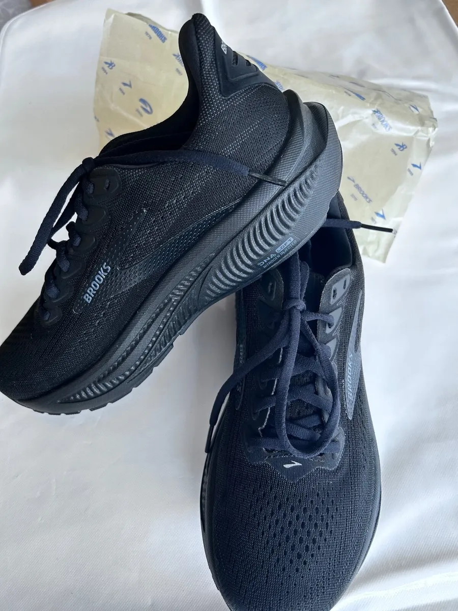 Brooks Ladies Running Shoes - Image 3