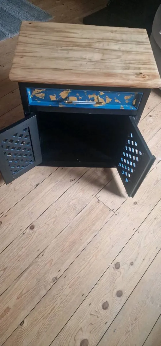 Cabinet - Image 2