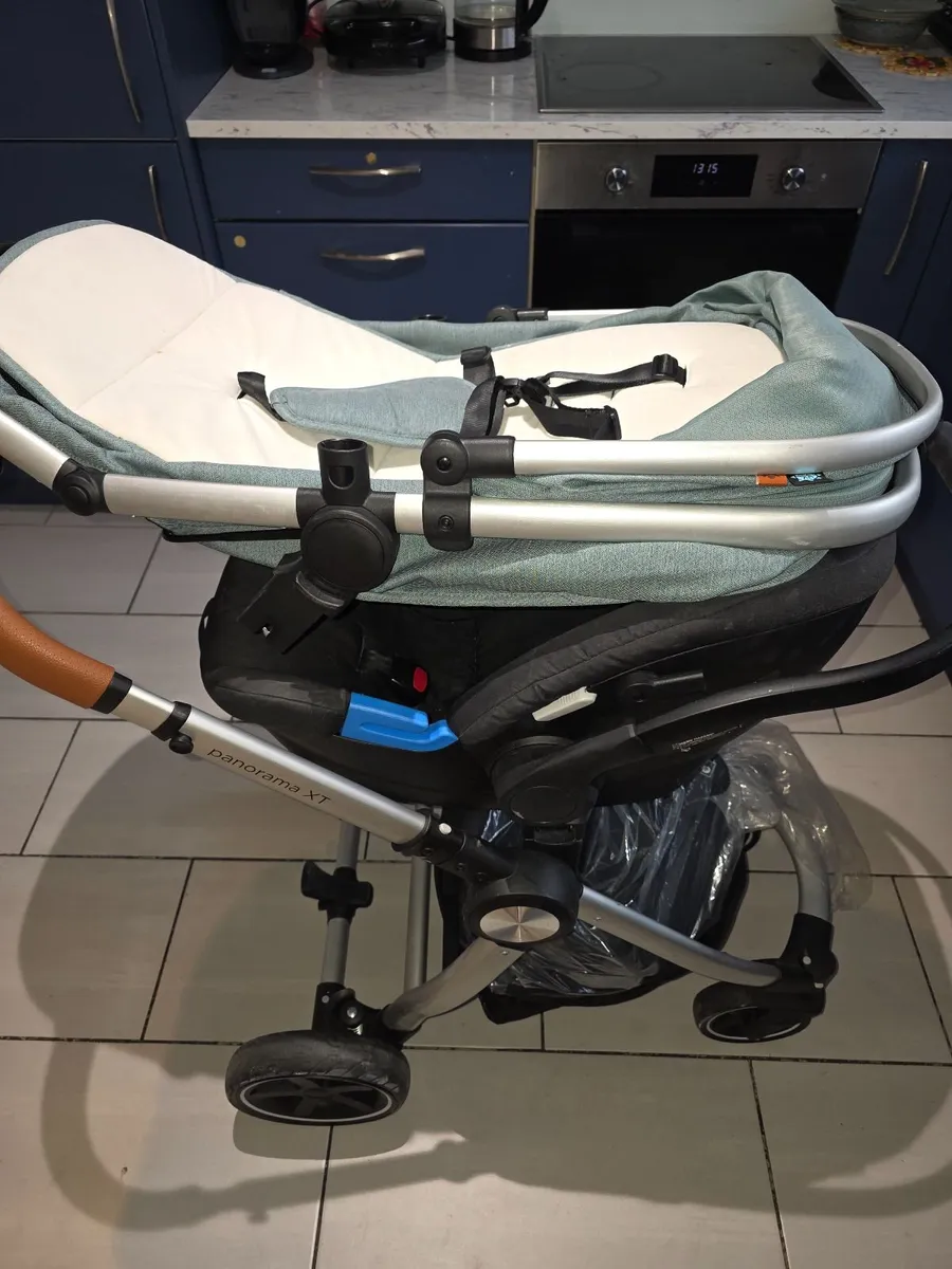 Baby stroller - Image 2