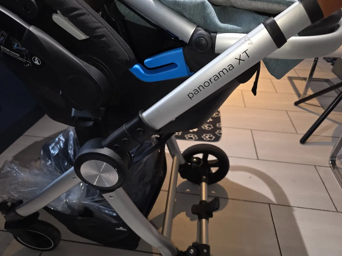 Baby stroller - Image 1