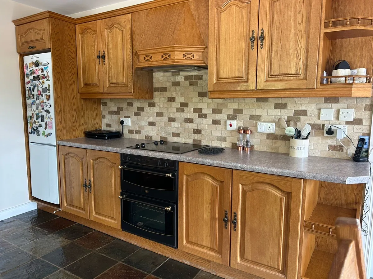 Solid oak kitchen - Image 1