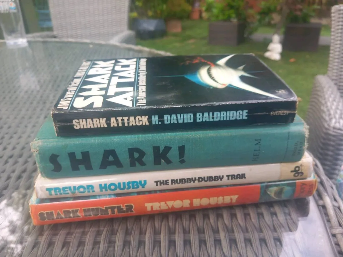 4 shark books, Helm 1st ed signed v rare, D18 post - Image 2