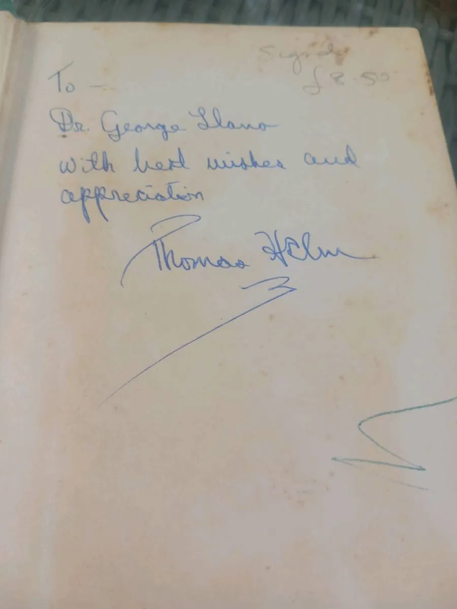 4 shark books, Helm 1st ed signed v rare, D18 post - Image 3