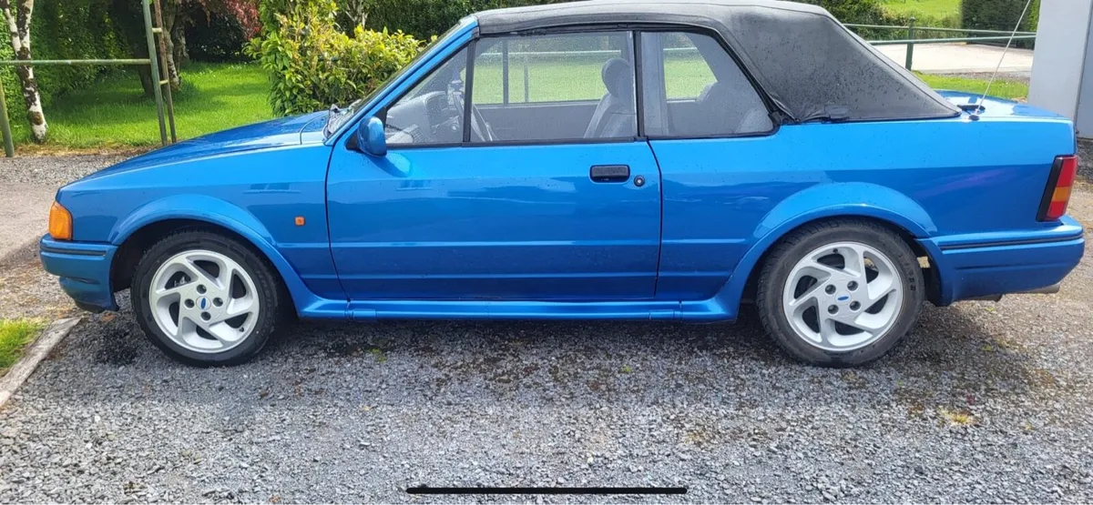 Ford Escort cabriolet - Image 1