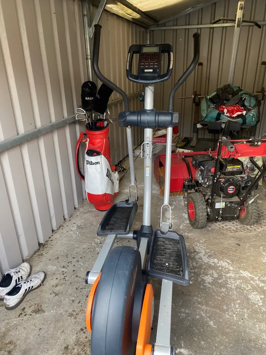Cross trainer - Image 1