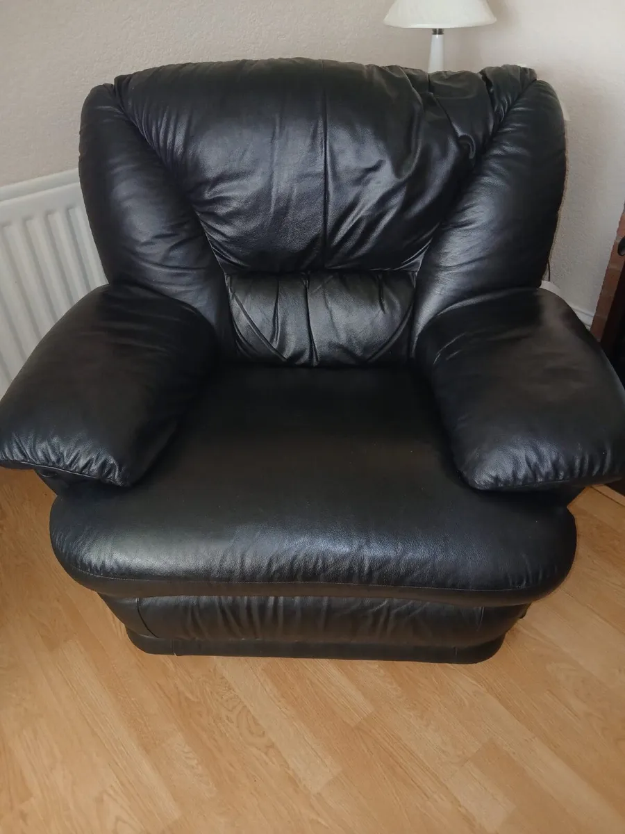 Italian leather Suites - Image 2