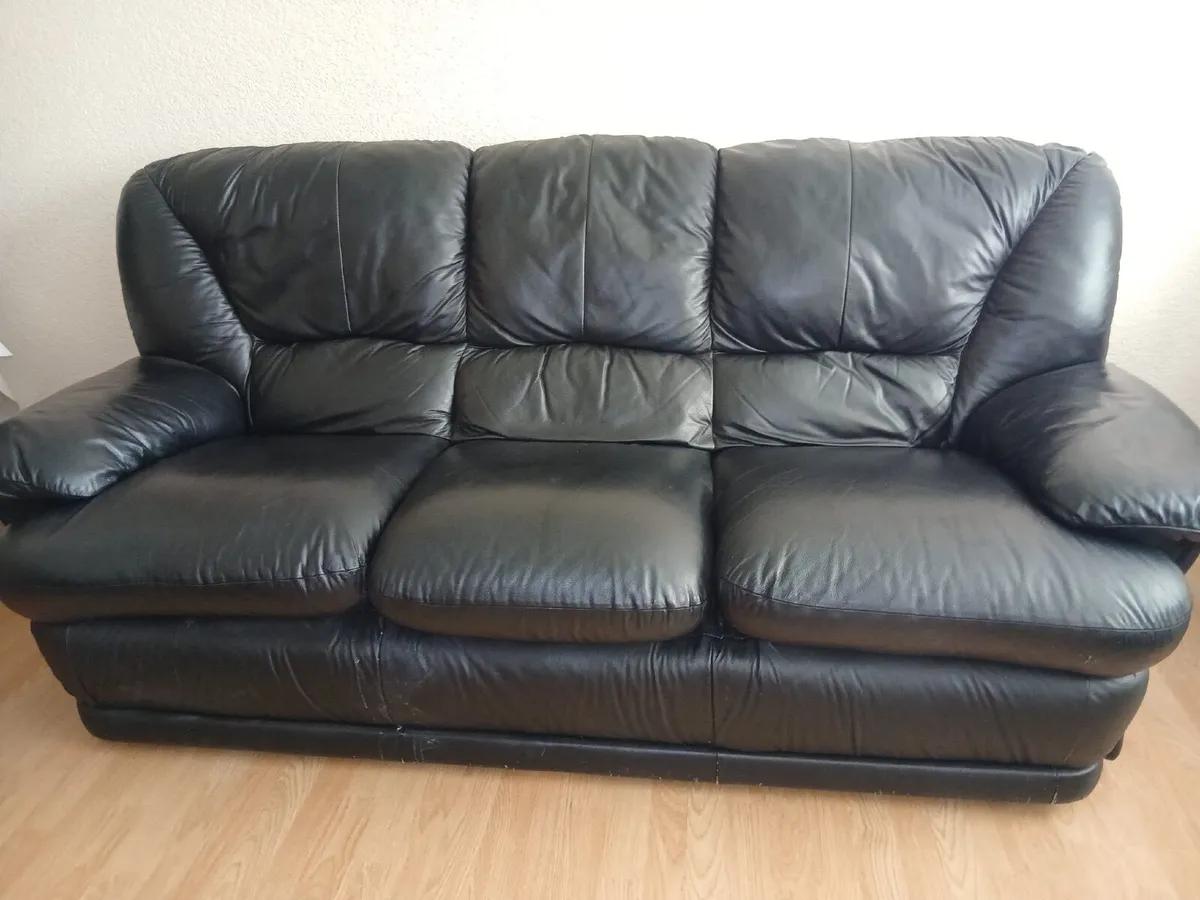 Italian leather Suites - Image 3